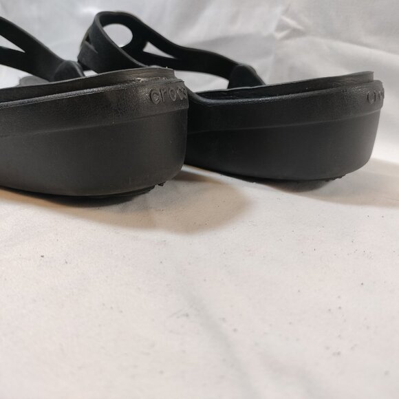 Crocs Sanrah Black Sandals - Picture 3 of 5